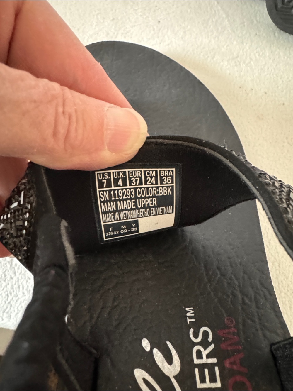 Cali from Skechers thong sandals - Picture 7 of 7